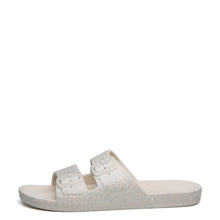 Lade das Bild in den Galerie-Viewer, Vegane Sandale Moon aus recyceltem Material | Beige Glitter | Freedom Moses
