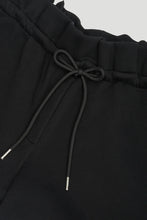 Lade das Bild in den Galerie-Viewer, Mavie Sweat Shorts Black | Oh April x Saint Sass