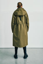 Lade das Bild in den Galerie-Viewer, Funktions Parka „Brooklyn“ Oliv | WithBlack