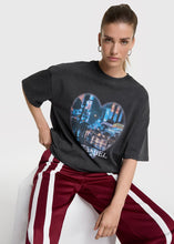 Lade das Bild in den Galerie-Viewer, Heart Photoprint T-Shirt | ALIX The Label