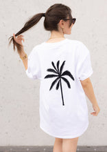 Lade das Bild in den Galerie-Viewer, Unisex & oversize T-Shirt "PALMTREE" | Schwarz & Weiss