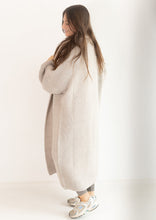 Lade das Bild in den Galerie-Viewer, Grobstrick Cardigan "NEW YORK" | Taupe, Chocolate, Oatmeal