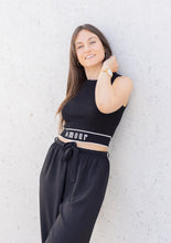 Lade das Bild in den Galerie-Viewer, Crop Top "AMOUR"