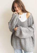 Lade das Bild in den Galerie-Viewer, So Soft Pullover mit V-Ausschnitt | Zwei Farben