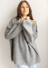 Lade das Bild in den Galerie-Viewer, So Soft Pullover mit V-Ausschnitt | Zwei Farben