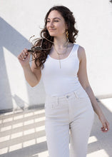 Lade das Bild in den Galerie-Viewer, Gerippter Basic Soft Body | 4 Farben