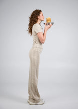 Lade das Bild in den Galerie-Viewer, Daisy Flared Leggings Micro Leo Beige | Oh April