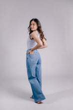 Lade das Bild in den Galerie-Viewer, Wide Leg Blue Jeans | Redial