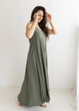 Lade das Bild in den Galerie-Viewer, Flowy Summer Dress „MYKONOS“ | Khaki & Schwarz