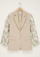 Lade das Bild in den Galerie-Viewer, Oversize Blazer mir Jacquard Ärmeln | My Jewellery