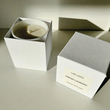 Lade das Bild in den Galerie-Viewer, Fresh Laundry Duftkerze | Lou Loto