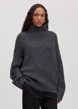 Lade das Bild in den Galerie-Viewer, Strick Jumper BETH | Edited