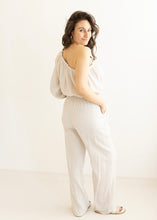 Lade das Bild in den Galerie-Viewer, Oneshoulder Musselin Jumpsuit | "CALI" | Beige & Schwarz