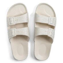 Lade das Bild in den Galerie-Viewer, Vegane Sandale Moon aus recyceltem Material | Beige Glitter | Freedom Moses