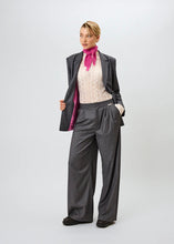 Lade das Bild in den Galerie-Viewer, Krissy Blazer Pinstripe | Oh April