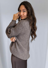 Lade das Bild in den Galerie-Viewer, BLACK DEAL No. 3 Oversize So Soft Turtleneck Pullover | kein Umtausch!