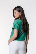 Lade das Bild in den Galerie-Viewer, Uni Logo Boxy Tee Pine Green | Colourful Rebel