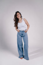 Lade das Bild in den Galerie-Viewer, Wide Leg Blue Jeans | Redial