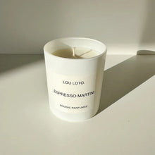 Lade das Bild in den Galerie-Viewer, Espresso Martini Duftkerze | Lou Loto