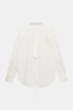 Lade das Bild in den Galerie-Viewer, Leya Oversized Shirt Warm White | Oh April x Saint Sass