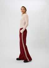 Lade das Bild in den Galerie-Viewer, Zahara Lace Longsleeve Off White | Oh April