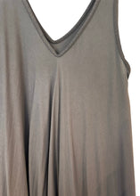 Lade das Bild in den Galerie-Viewer, Flowy Summer Dress „MYKONOS“ | Khaki & Schwarz