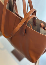 Lade das Bild in den Galerie-Viewer, Tote Bag Paulina | Taupe, Ecru, Camel