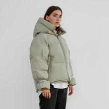 Lade das Bild in den Galerie-Viewer, Daunenjacke "ICE GREEN" | WithBlack