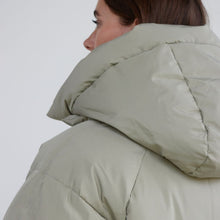 Lade das Bild in den Galerie-Viewer, Daunenjacke "ICE GREEN" | WithBlack