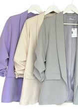 Lade das Bild in den Galerie-Viewer, Verlängerter Blazer „MILLA“ | versch. Farben
