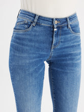 Lade das Bild in den Galerie-Viewer, Slim Straight Fit SABRINA Medium Blue | C.O.J
