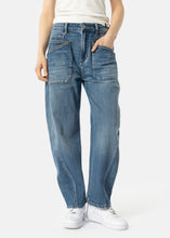 Lade das Bild in den Galerie-Viewer, O-Shape Jeans Isabella Domain Blue | Elias Rumelis
