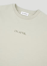 Lade das Bild in den Galerie-Viewer, BF T-Shirt Positiv Soft Green | OH APRIL
