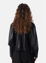 Lade das Bild in den Galerie-Viewer, Vegane Lederjacke REVERIE  | Elias Rumelis
