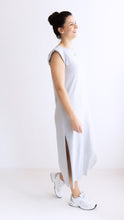 Lade das Bild in den Galerie-Viewer, Basic Kleid mit Schlitz | Grau &amp; Khaki
