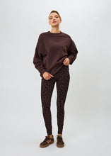 Lade das Bild in den Galerie-Viewer, Rita Leggings Leo Truffle | Oh April
