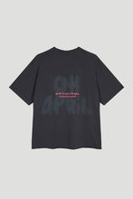 Lade das Bild in den Galerie-Viewer, Boyfriend T-Shirt Era Dark Iron | OH APRIL
