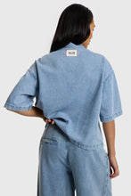 Lade das Bild in den Galerie-Viewer, Denim Shortsleeve Blouse | ALIX The Label
