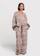 Lade das Bild in den Galerie-Viewer, Sporty Animal Pants | ALIX The Label
