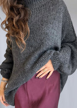 Lade das Bild in den Galerie-Viewer, Oversize So Soft Turtleneck Pullover | Dark Grey
