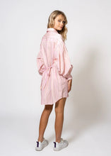 Lade das Bild in den Galerie-Viewer, Noni Shirt Dress Soft Blush Stripe | Off White
