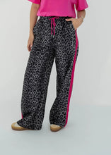 Lade das Bild in den Galerie-Viewer, Piece of the Week! Kael Trackpants Leo Grey | Oh April - Retoure ausgeschlossen als POTW

