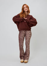 Lade das Bild in den Galerie-Viewer, Regular Sweater Mental Health Braun | Oh April
