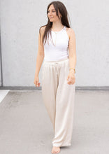 Lade das Bild in den Galerie-Viewer, Silky Pants | &quot;NINU&quot; - zwei Farben
