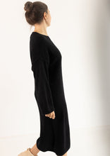 Lade das Bild in den Galerie-Viewer, Strickkleid &quot;MOU&quot; | Schwarz
