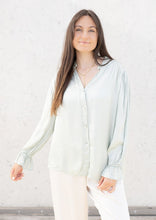 Lade das Bild in den Galerie-Viewer, Silky Bluse &quot;LILLY&quot; | Pistazie
