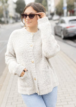 Lade das Bild in den Galerie-Viewer, Bouclé Cardigan &quot;SALLY&quot; | Light Grey &amp; Melange
