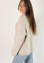 Lade das Bild in den Galerie-Viewer, Bouclé Cardigan &quot;SALLY&quot; | Light Grey &amp; Melange
