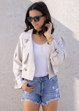 Lade das Bild in den Galerie-Viewer, Cropped Trenchcoat &quot;NALA&quot; | 2 Farben
