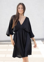 Lade das Bild in den Galerie-Viewer, Silky V-Neck Dress &quot;LUNI&quot; | Schwarz &amp; Ocean
